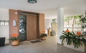 Glyfada'S Cosy Apartments